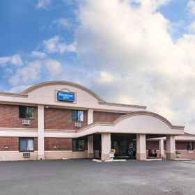 Kingston Motel1 , 飯店Nuvance Health The Heart Center, a division of Hudson Valley Cardiovascular Practice, P.C. Kingston