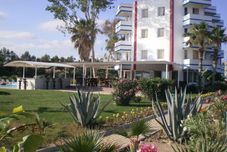 Lain-lain Skys Hotel