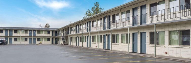 Others Bend Inn & Suites