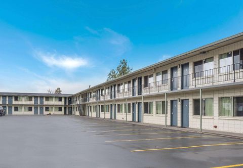 Others Bend Inn & Suites