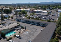 Others 4 Bend Inn & Suites