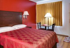 Others 6 Bend Inn & Suites