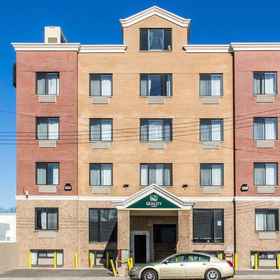 Paramount Inn1 , 飯店纳苏县