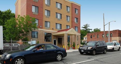 Others 2 Paramount Inn