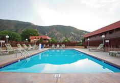 Others 3 Glenwood Springs Cedar Lodge