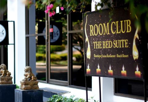 Others Room Club The Bed Suite