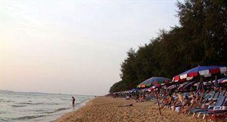 Others 2 Room Club The Bed Suite