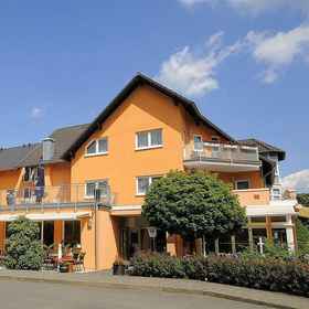 Khách sạn Wellness Kölchens Superior *** 1, Khách sạn Neunkirchen