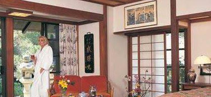 Others 2 Golden Door