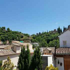 アルハジャ 1, ポロポスホテル