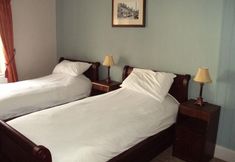 Others 6 George Inn, Mere