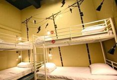 Others 7 S Inn Chinatown