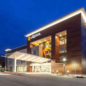 Wallkill Inn & Suites1 , 飯店Orange County Fair Speedway