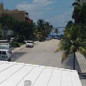 Birch Patio Motel1 , 飯店The Easton Rooftop Pool & Lounge