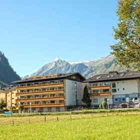 卡普伦 81 顶层房酒店 1, 酒店 洛fer