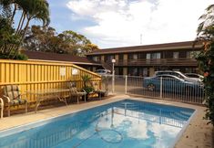 Others 6 Twin Pines Motel