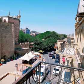 Kichik Gala Hotel 1, Hotel Central Park