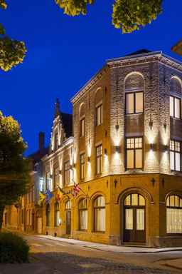 Albion Hotel, THB 8,608.64