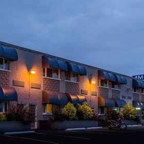 Ambassador Hotel1 , 飯店Collège Boréal