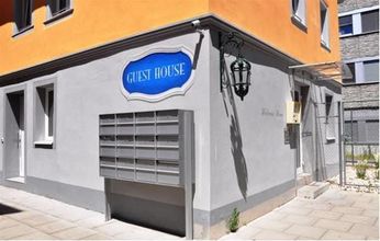 기타 4 Swiss Star Guesthouse District 4