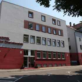 Hotel Am Charlottenplatz 1, 홀츠마덴 호텔