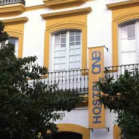 Sevilla Hostel One Centro 1, โรงแรม & ที่พัก Utrera