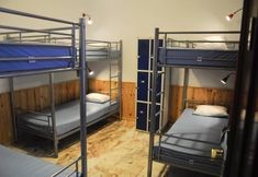 Lainnya 7 Triana Backpackers