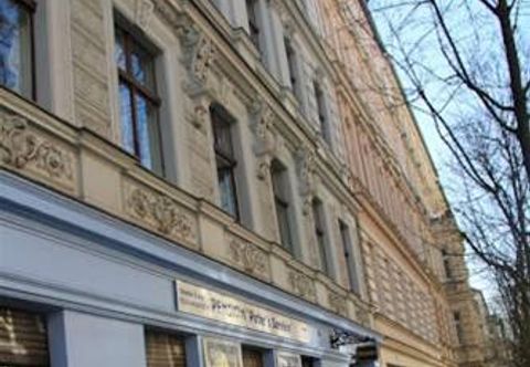 Lainnya Pension Peter's Service