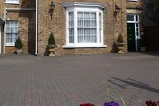 기타 Brookfield House