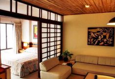 기타 2 Suites Real 85