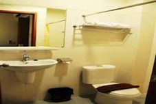 客室内バスルーム Losari Blok M2 Hotel Jakarta