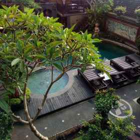 Kunang-Kunang Guesthouse1 , 飯店Komaneka Fine Art Gallery