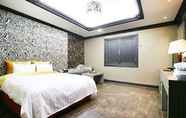 Kamar Tidur 6 River Hotel