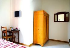 Others 7 Le Contesse