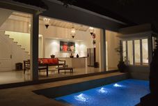 สระว่ายน้ำ Villa Santai Seminyak