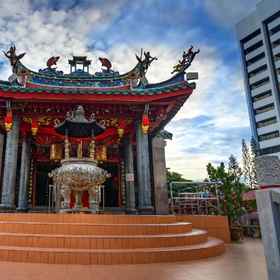 Kingwood Hotel1 , 飯店Khairul Amal Musholla Kampung Demak Baru Fasa 2