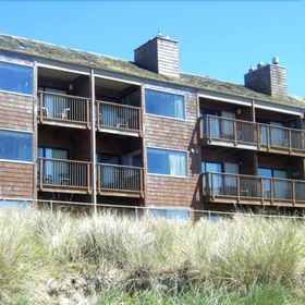 Cozy Cove Beachfront Resort Inn 1, Hotel Roads End State Recreation Site