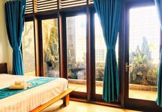 Others 5 Whale Hotel