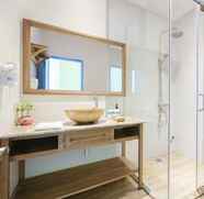 Toilet Kamar 4 La Marina Boutique Hotel & Spa