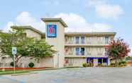 Others 2 Motel 6 Columbia West