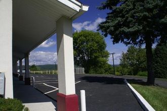 Others 4 Appalachian Motel