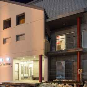 Powder Tracks 1, Hotel Niseko-cho