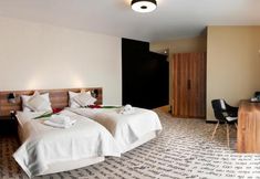 Others 7 Hotel Piano