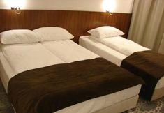 Others 7 Hotel Pajero