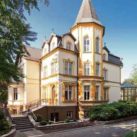 Grape Hotel 1, Hotel Psie Pole