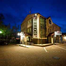 Hotel Constancja1 , 飯店琴斯托霍瓦