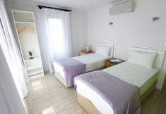 Others 4 Corner Living Space