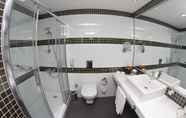 In-room Bathroom 6 Tav Airport