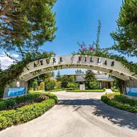 Azure Villas By Cornelia 1, 酒店 Cornelia Deluxe beach