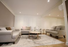 Others 3 Sasha House